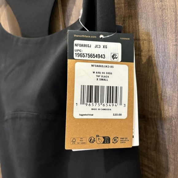NWT The North Face XS Fitted Arque Hiking Dress with Undershorts Black - Picture 4 of 10